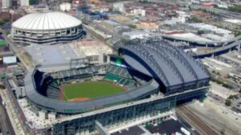 曼联迎战纽卡斯尔联杯决赛预热：新年首冠之争，拉什福德伤势未明！